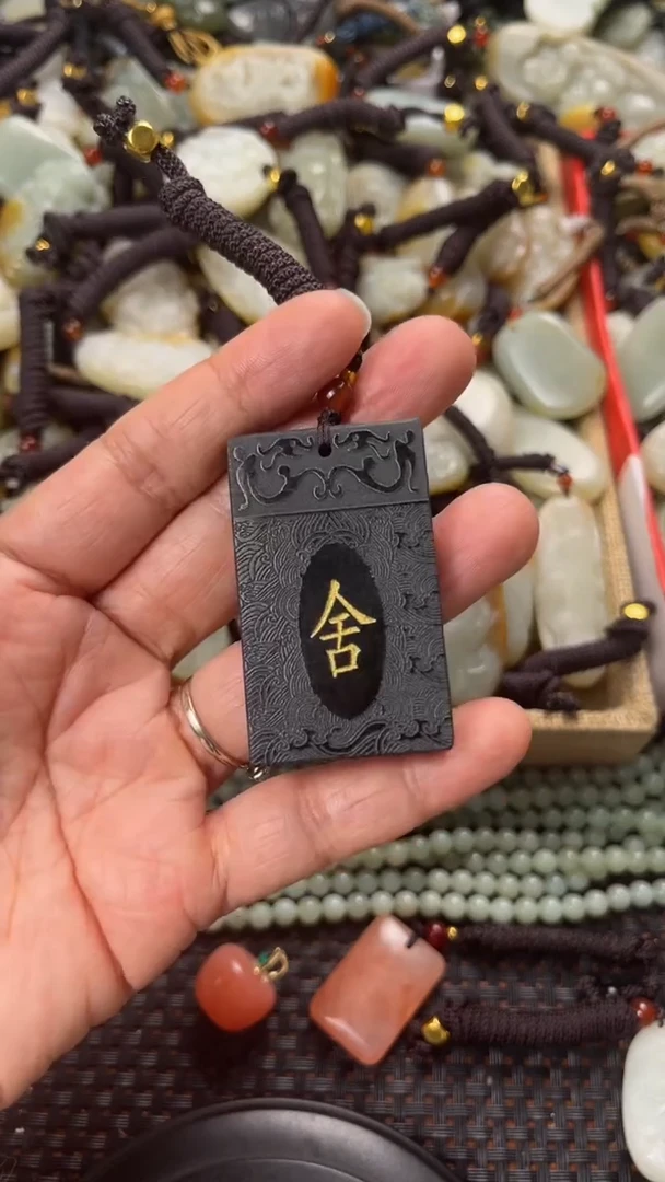 【闪购商品】和田玉颈饰未镶嵌多样性发货没有证书拍一发一有瑕