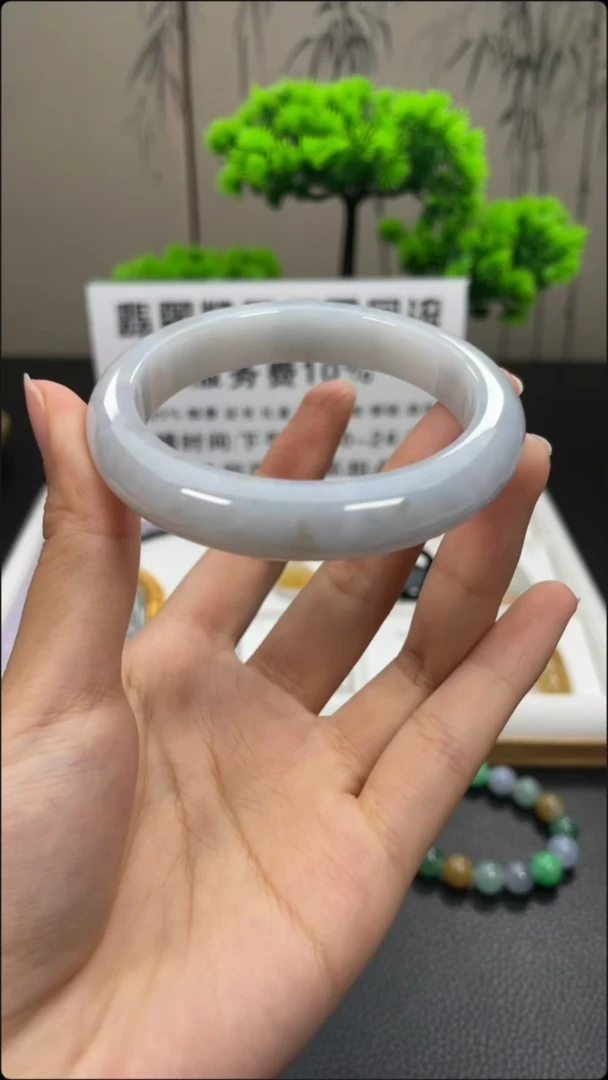 翡翠未镶嵌颈饰天然缅甸A货翡翠手镯