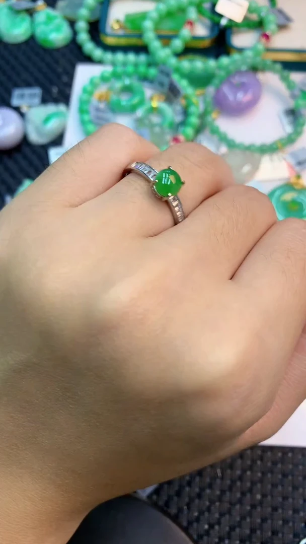 颈饰未镶嵌翡翠1