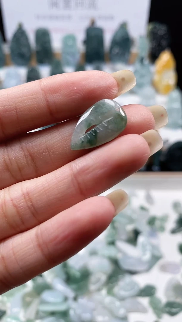 翡翠未镶嵌吊坠(不含链)吊坠 146