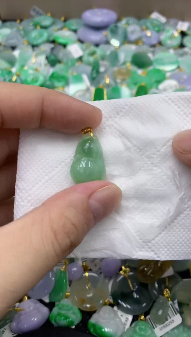 颈饰未镶嵌翡翠天然缅甸翡翠A货