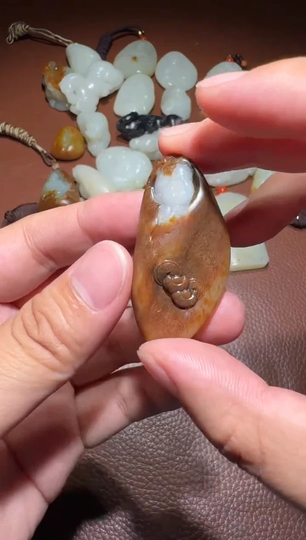 未镶嵌和田玉挂件月**者和田玉