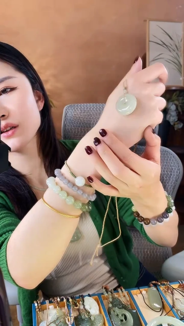 【闪购商品】和田玉颈饰未镶嵌30平安扣