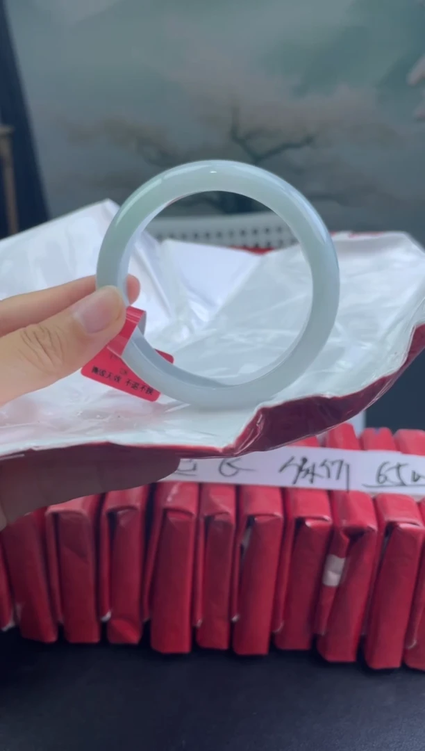 翡翠手镯未镶嵌3翡翠手镯1