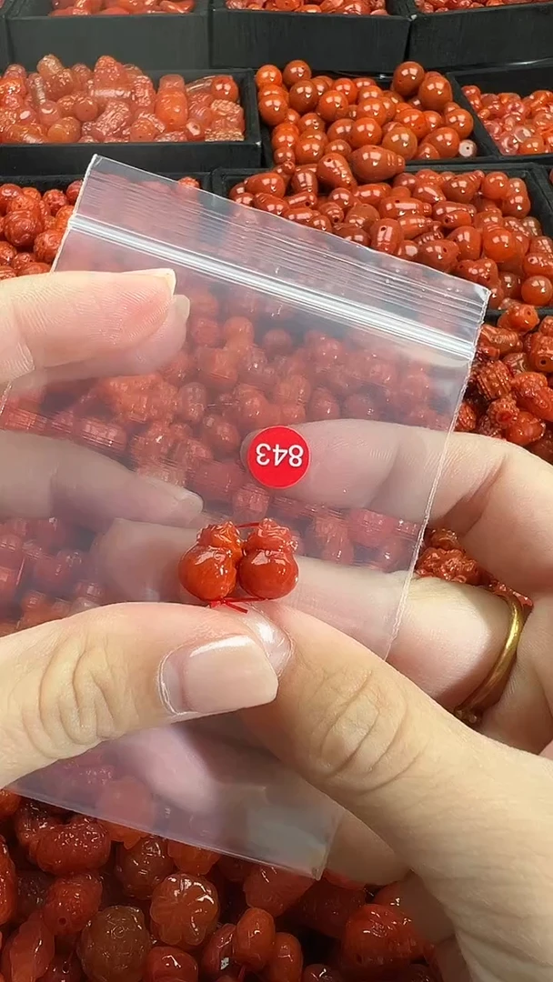 颈饰未镶嵌南红玛瑙1