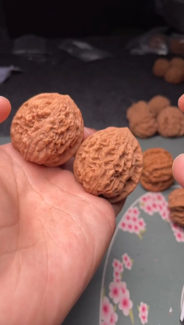 把件文玩核桃a254 牡丹纹 40尺