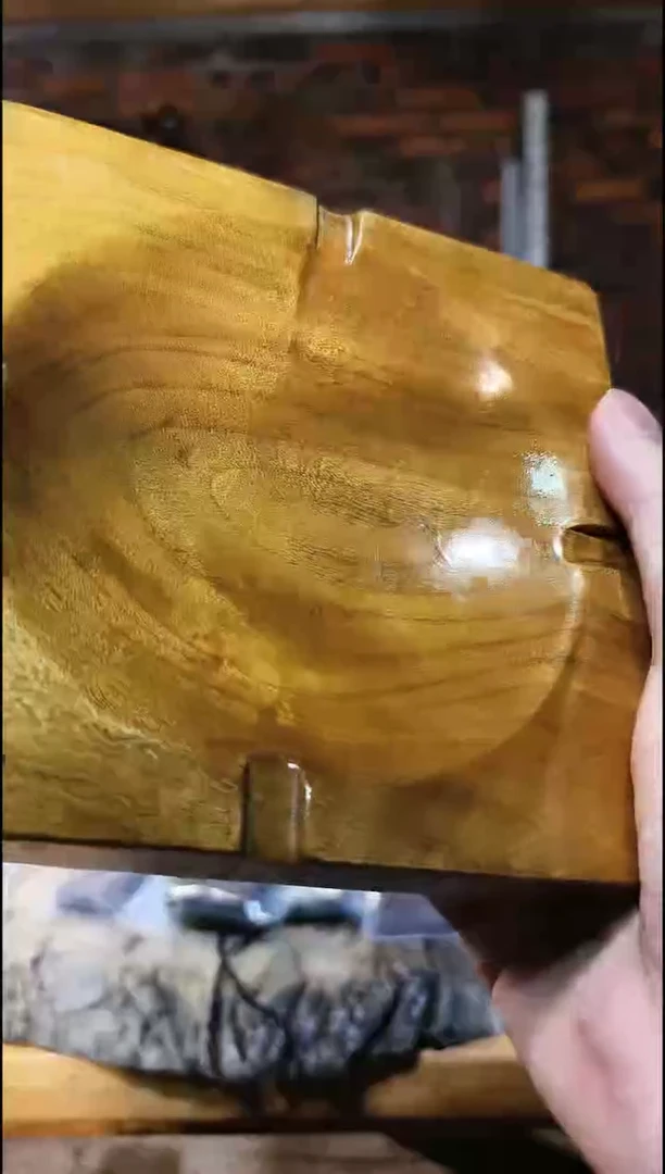 金丝楠    烟灰缸