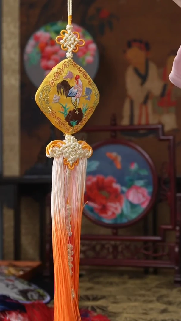 刺绣流苏吊坠绣花