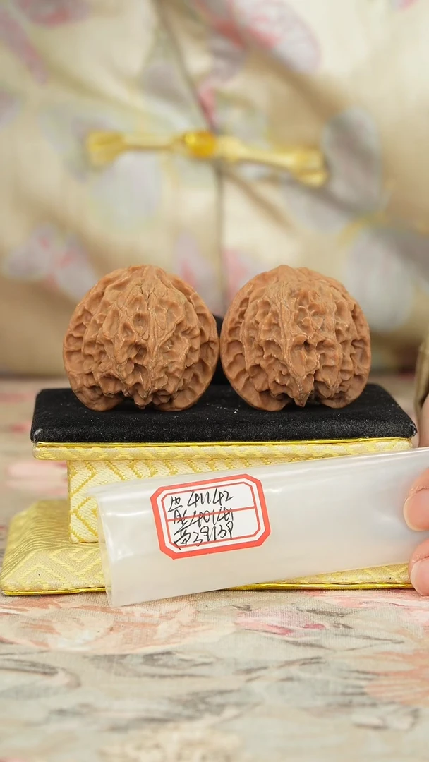 【闪购商品】文玩核桃把件苹果园