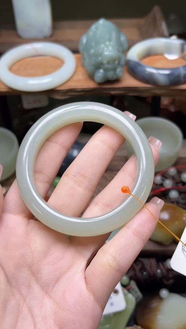 和田玉手镯未镶嵌且末迪克兰 52+圈 9006962