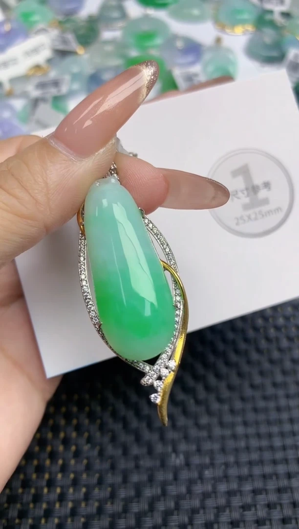 颈饰未镶嵌翡翠天然缅甸A货翡翠百元以上9元证书费自理