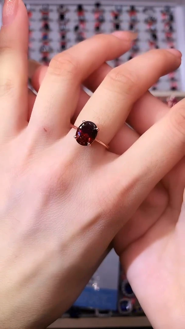 【闪购商品】石榴石戒指银S925镶嵌11111