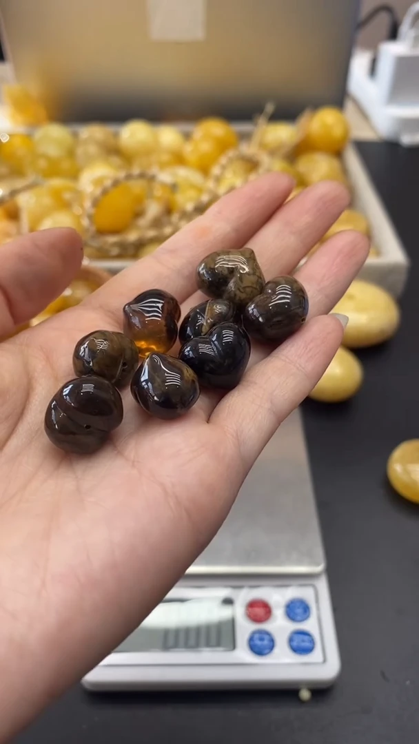 琥珀未镶嵌珠宝奇石1950多样性发其一默认有瑕