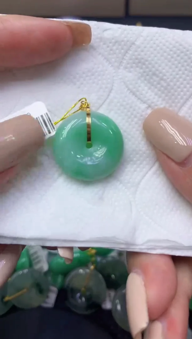 颈饰18K金镶嵌翡翠天然缅甸翡翠A货