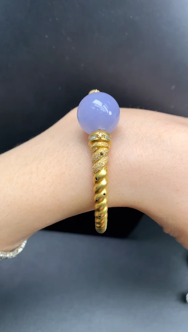 翡翠18K金镶嵌颈饰手镯