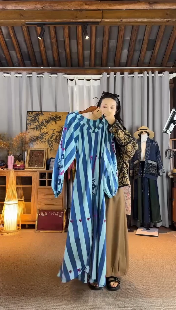 梦**醒设计师款蓝色条纹羊毛绣连衣裙