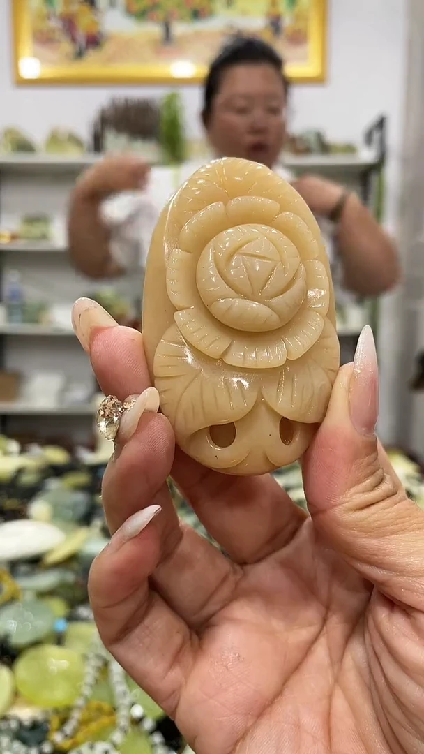 蛇纹石玉未镶嵌手把件