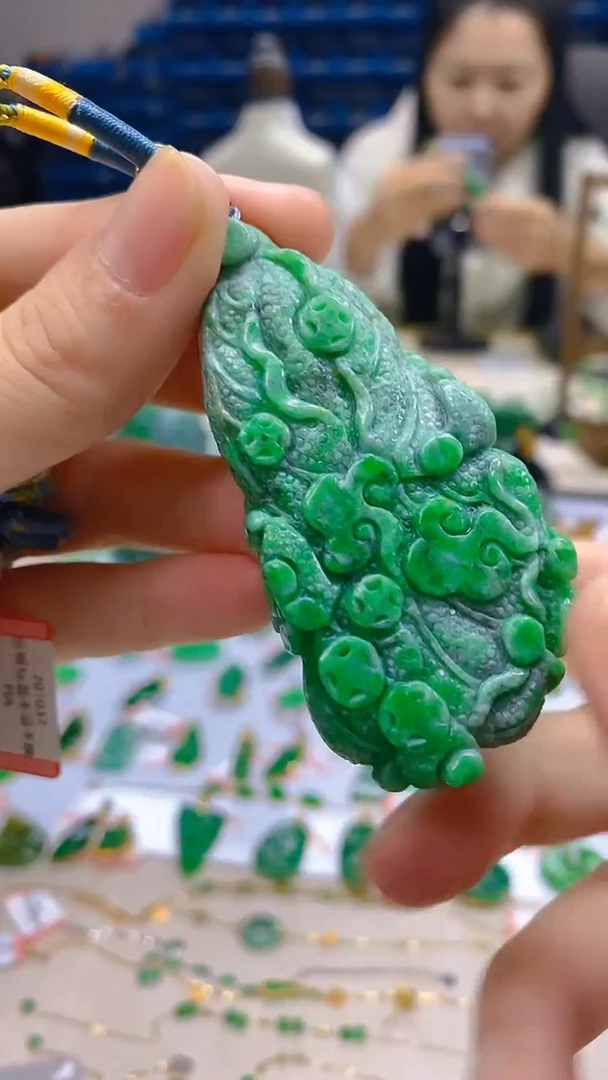 颈饰未镶嵌翡翠新号开播 全场乱卖