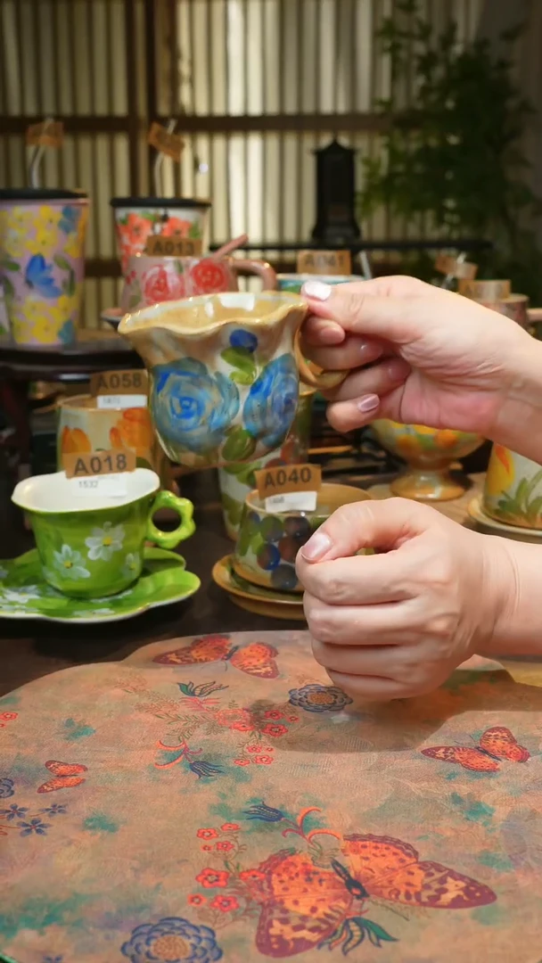 陶瓷景德镇高温釉下手绘陶瓷