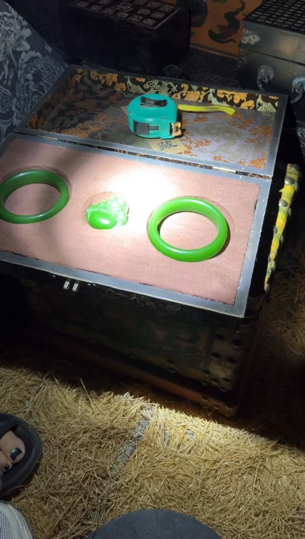 和田玉未镶嵌挂件一套给