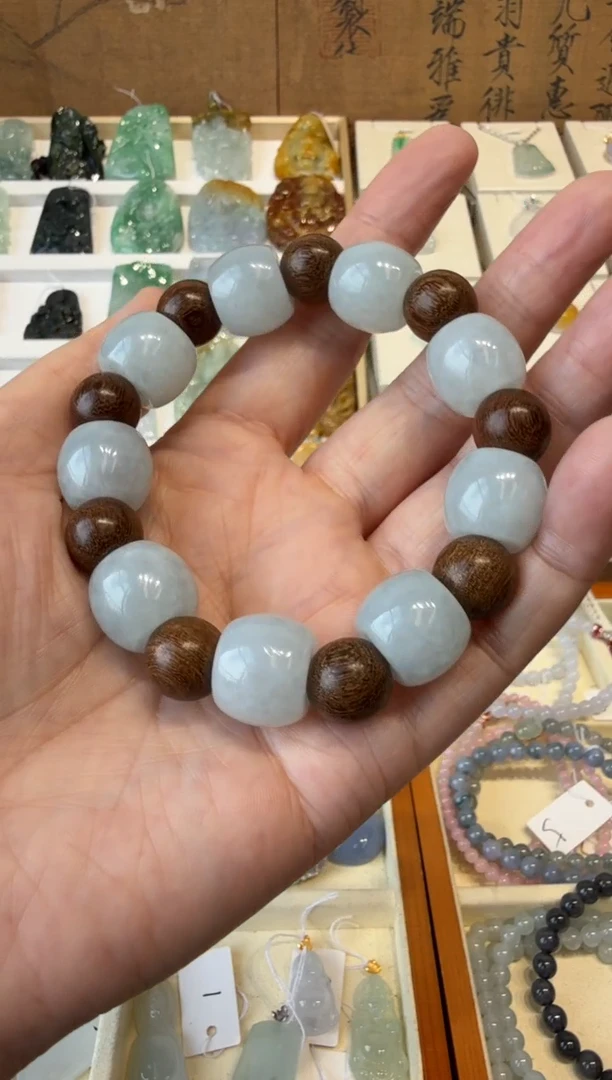 翡翠挂件未镶嵌A货翡翠多样性孤品