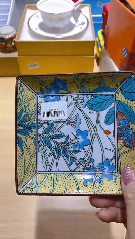 瓷片碗碟好物一件不留@@1