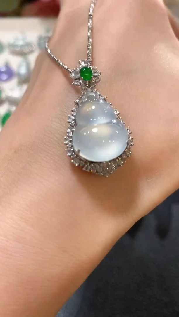 吊坠(不含链)18K金镶嵌翡翠n64