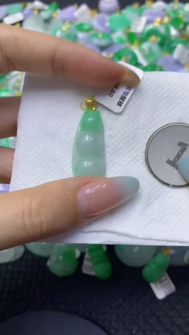 颈饰未镶嵌翡翠天然缅甸翡翠A货