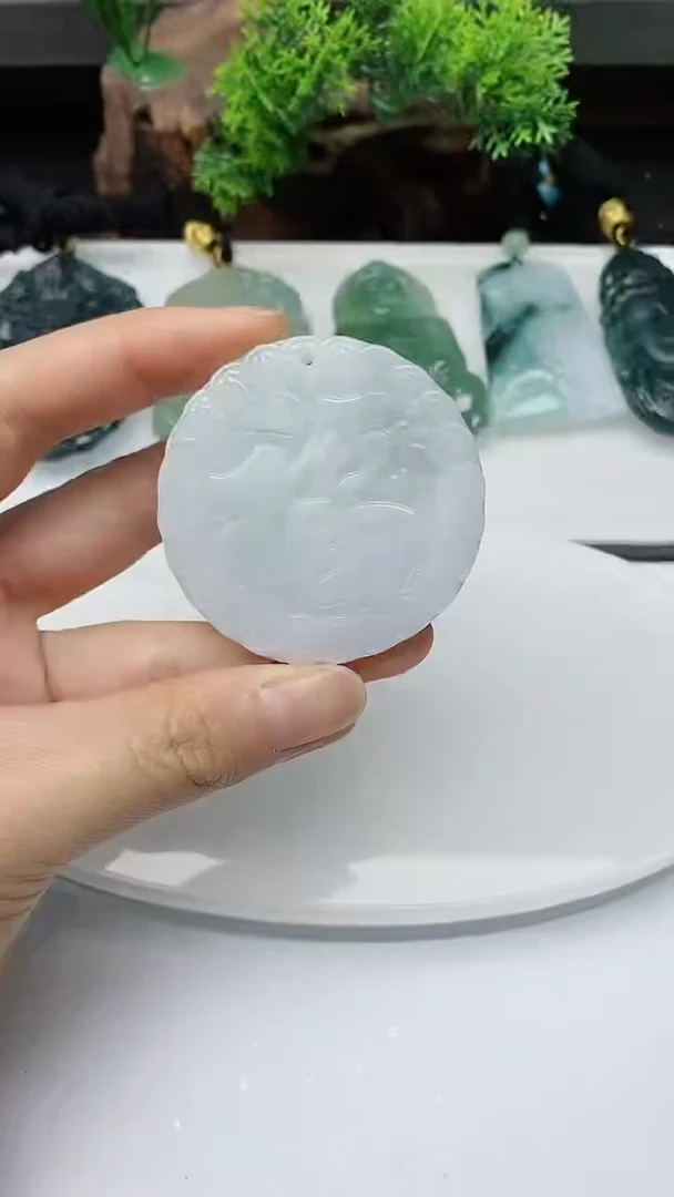 【闪购商品】翡翠颈饰未镶嵌