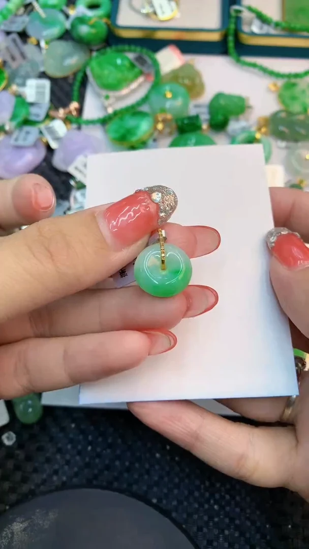 颈饰18K金镶嵌翡翠11