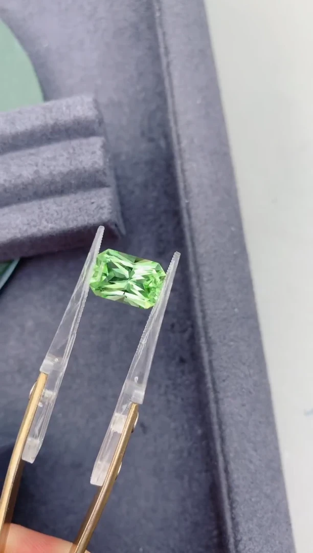 未镶嵌裸石定制橄榄石4.1ct 橄榄石 定制