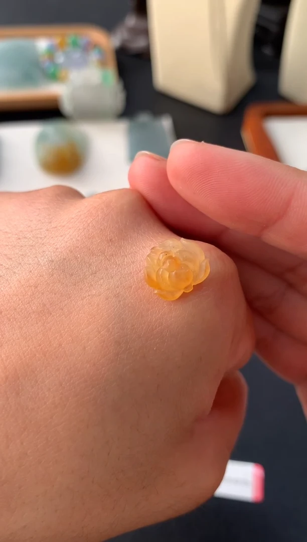 未镶嵌定制翡翠土***逗翡翠