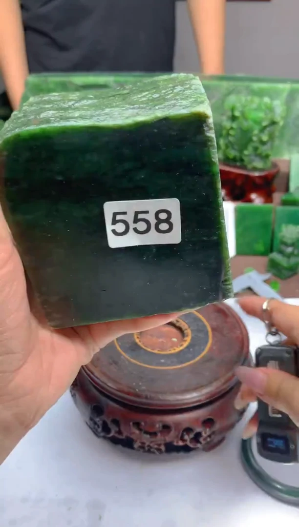 和田玉（糖玉）未镶嵌珠宝半成品558