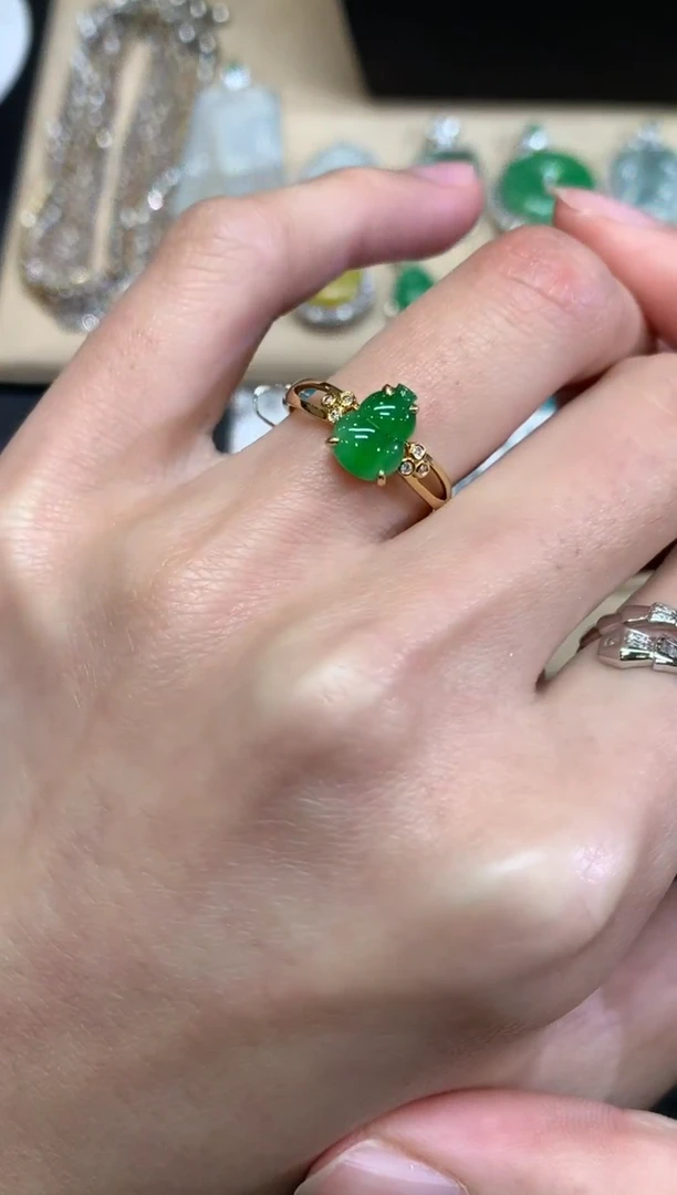 【闪购商品】翡翠戒指18K金镶嵌葫芦【无服务费】