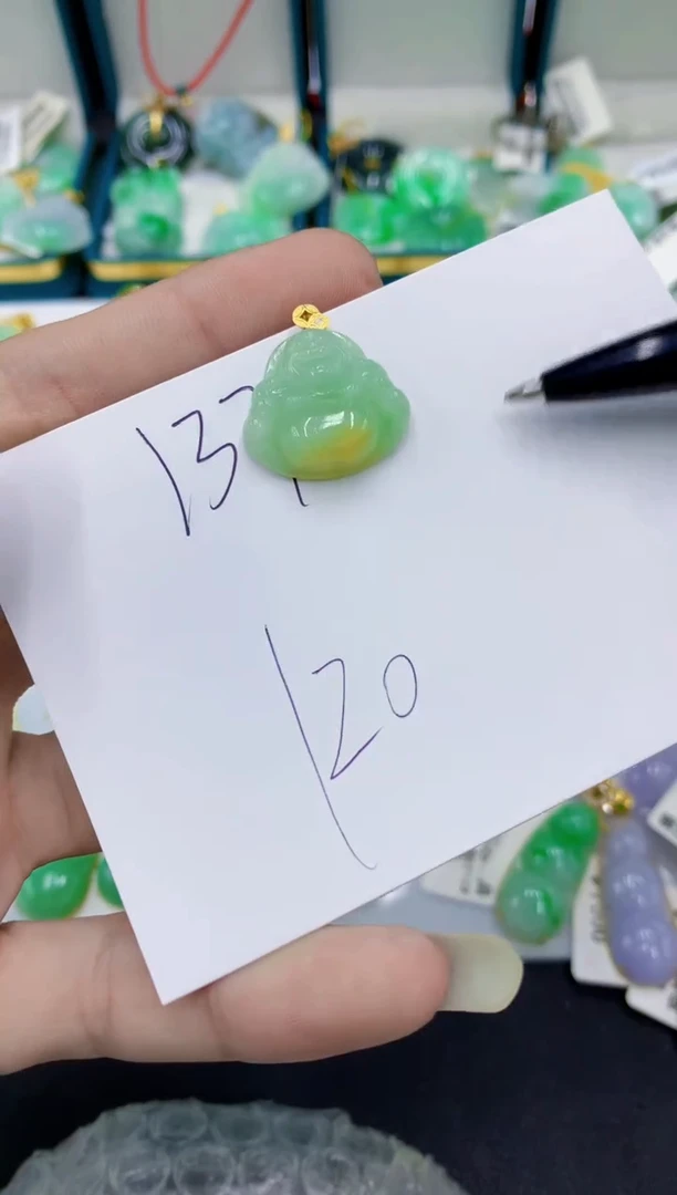 翡翠挂件18K金镶嵌翡翠