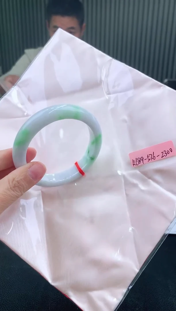 未镶嵌手镯翡翠111