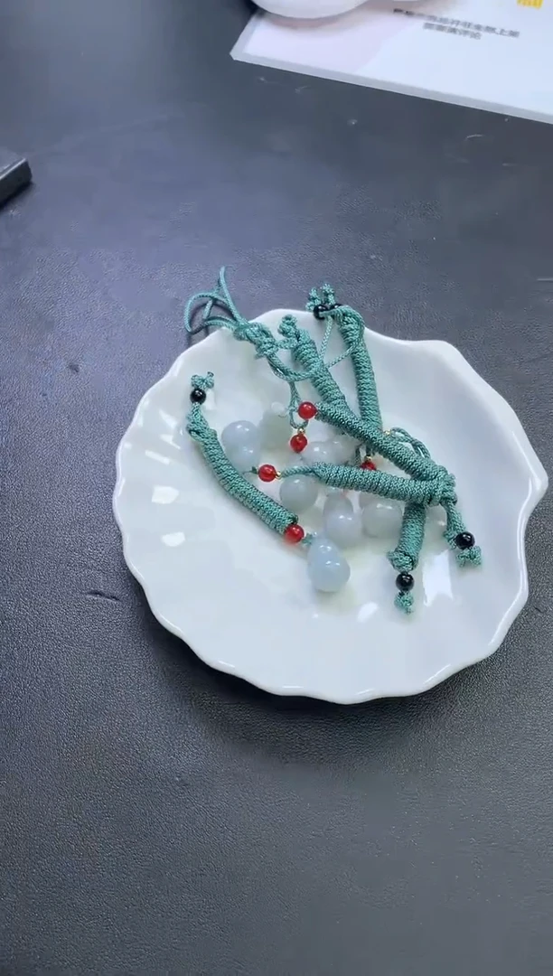 翡翠未镶嵌颈饰葫芦多样性发一件