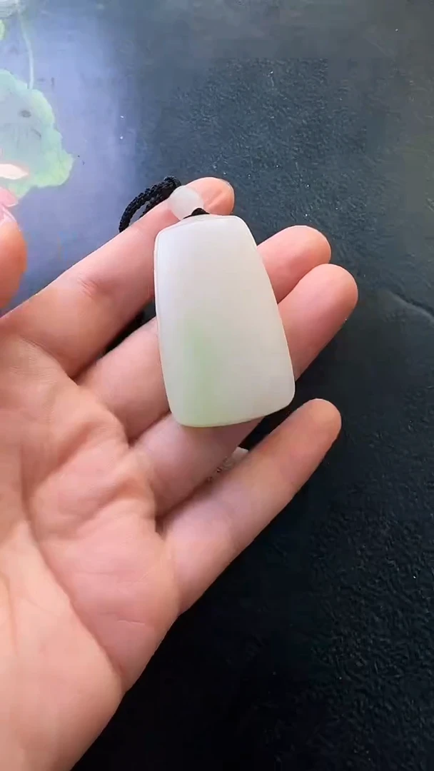 和田玉未镶嵌颈饰吊坠