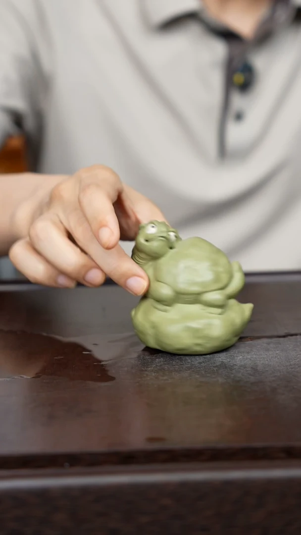 紫砂茶宠回头 龙龟
