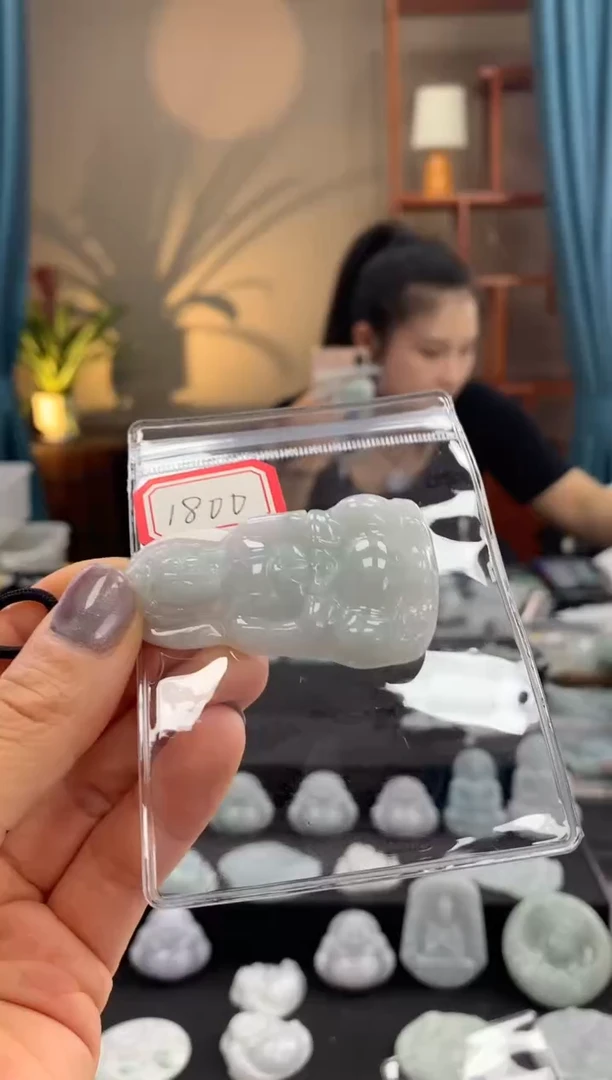 翡翠未镶嵌颈饰观音1800