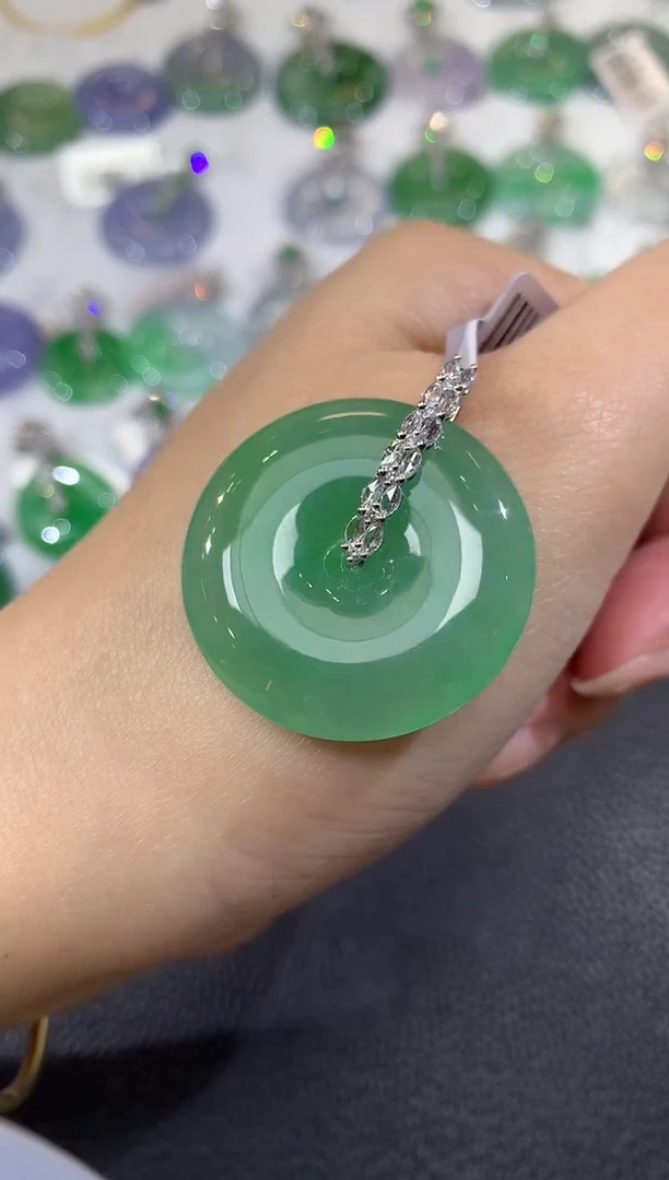 吊坠(不含链)18K金镶嵌翡翠A35