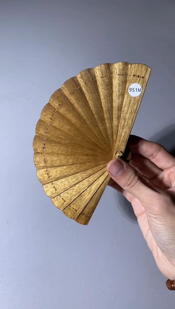 【闪购商品】金丝楠木雕951号10cm金丝楠木小叶桢楠掌中扇