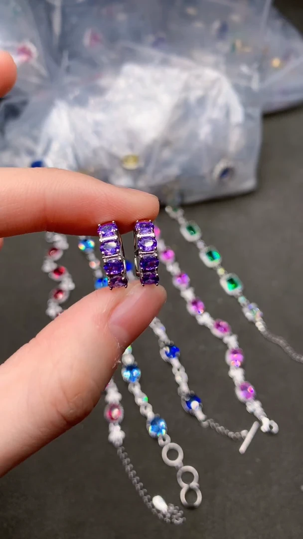 【闪购商品】彩色蓝宝石耳饰银S925镶嵌......