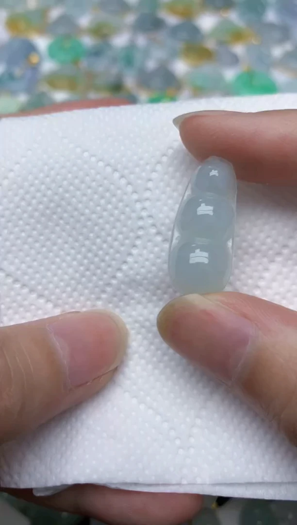 翡翠未镶嵌颈饰天然A货翡翠