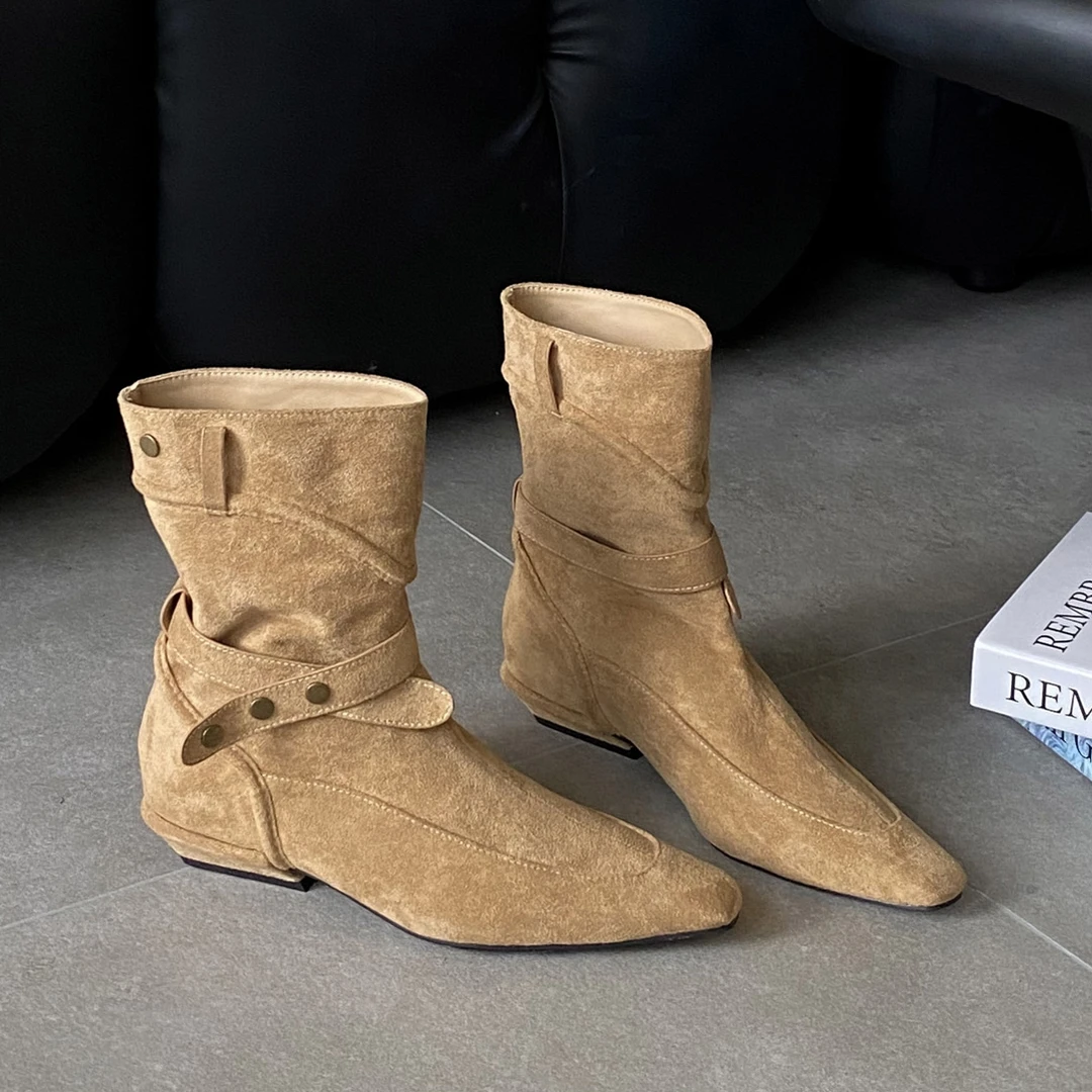 复古马丁靴女2025秋冬新款英伦风铆钉西部牛仔靴短筒尖头平底短靴