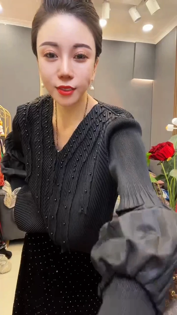 聚酯纤维（涤纶）黑色 珠衫