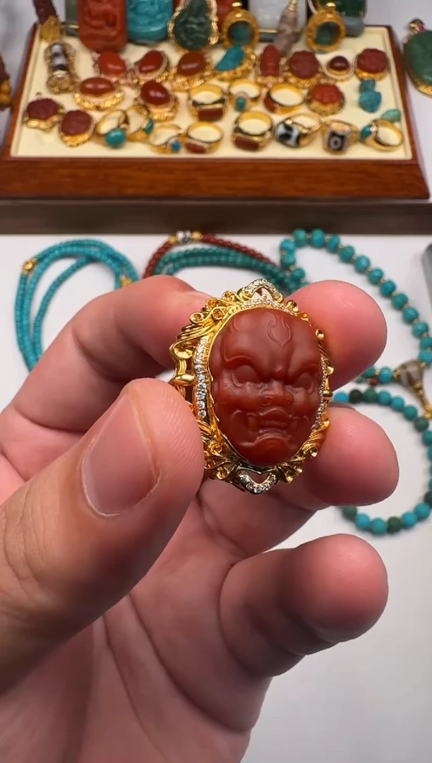 18K金镶嵌南红玛瑙挂件盼*~配饰配饰