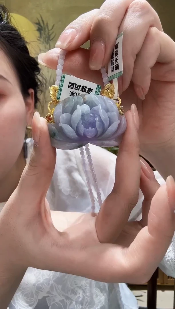 颈饰未镶嵌翡翠吊坠