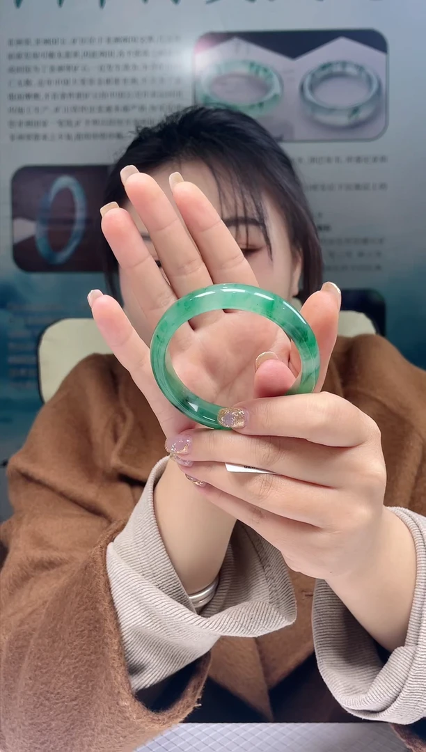 【闪购商品】石英质玉手镯未镶嵌非洲翠手镯多样性发货