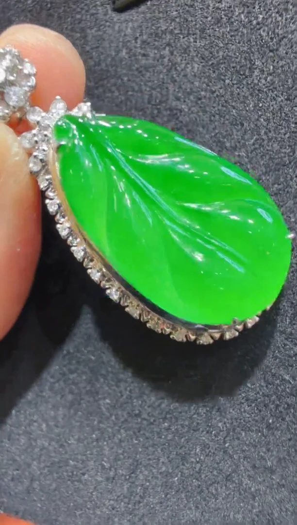 吊坠(不含链)18K金镶嵌翡翠多样性团购发一件